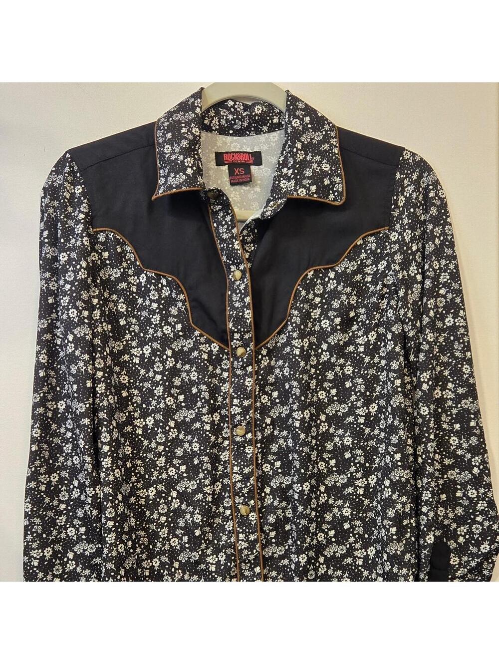 Rock & Roll Cowgirl Women's Black and Navy Shirt